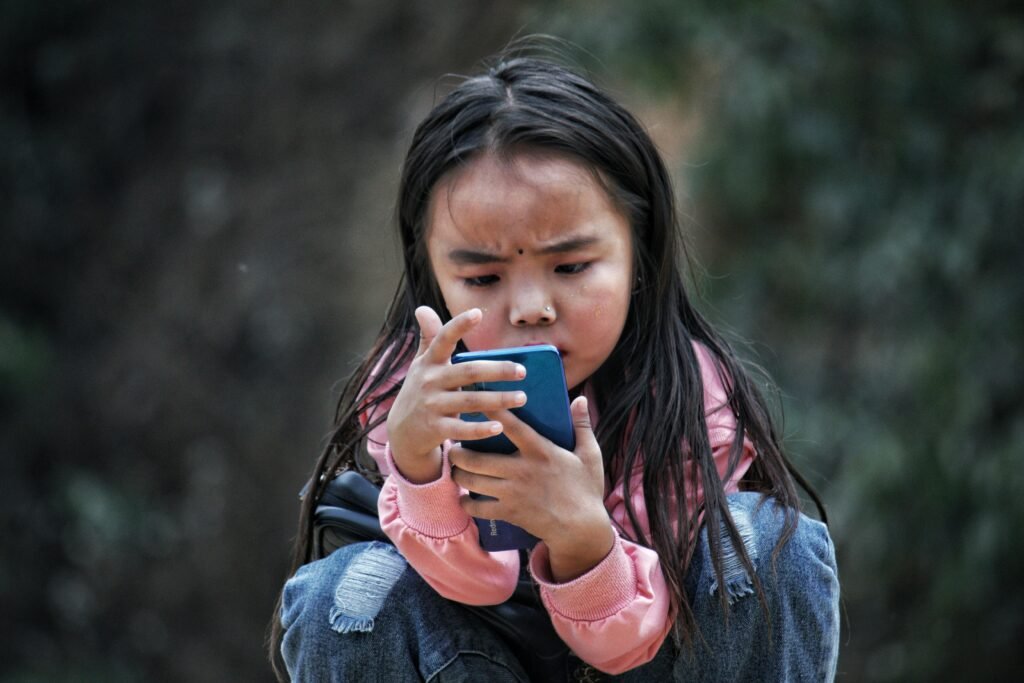 Is mobile phone good for students?